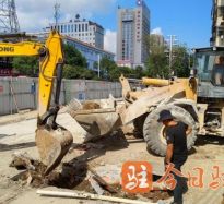 大鸡巴视频电影高温下的坚守｜道路建设者用汗水铺就畅通路